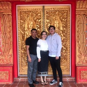 Meet your Posher, Pom